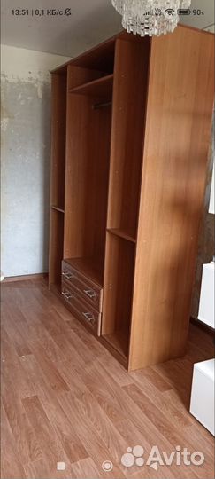 Шкаф распашной