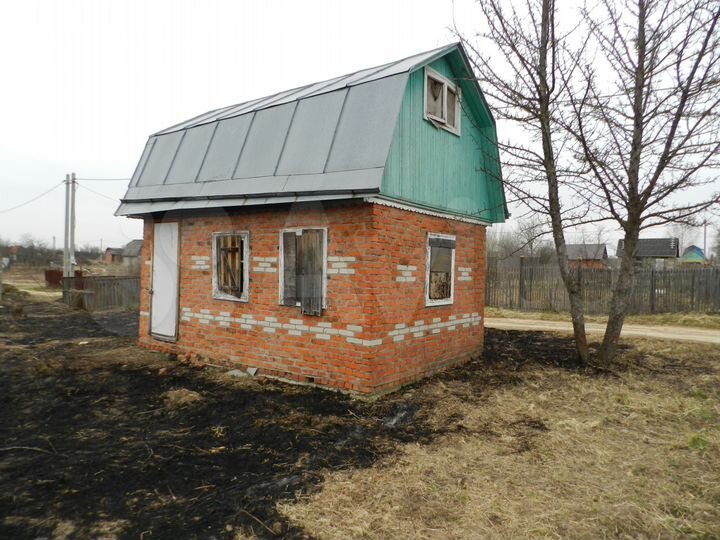 Дача 33 м² на участке 10 сот.