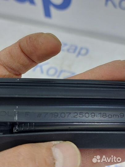 Уплотнитель стекла двери задний правый Kia K5 DL3