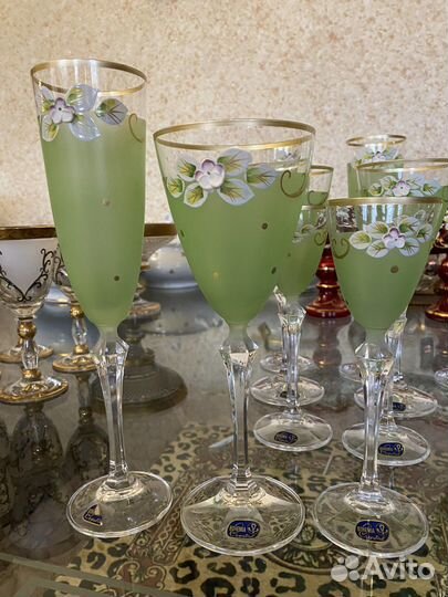 Набор фужеров и рюмок