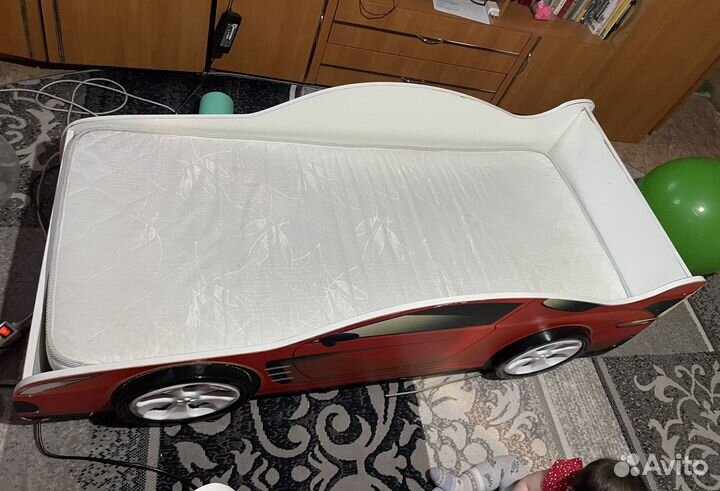 Детская кроватка машинка