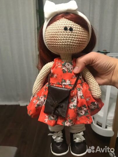 Вязаная интерьерная кукла