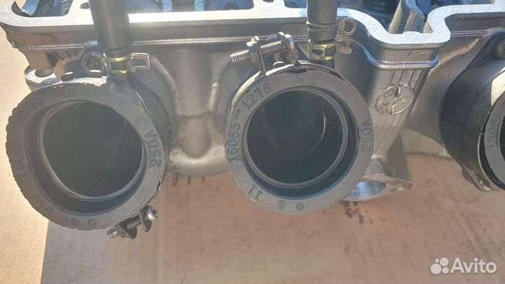 Головка блока цилиндров Kawasaki ZZR600