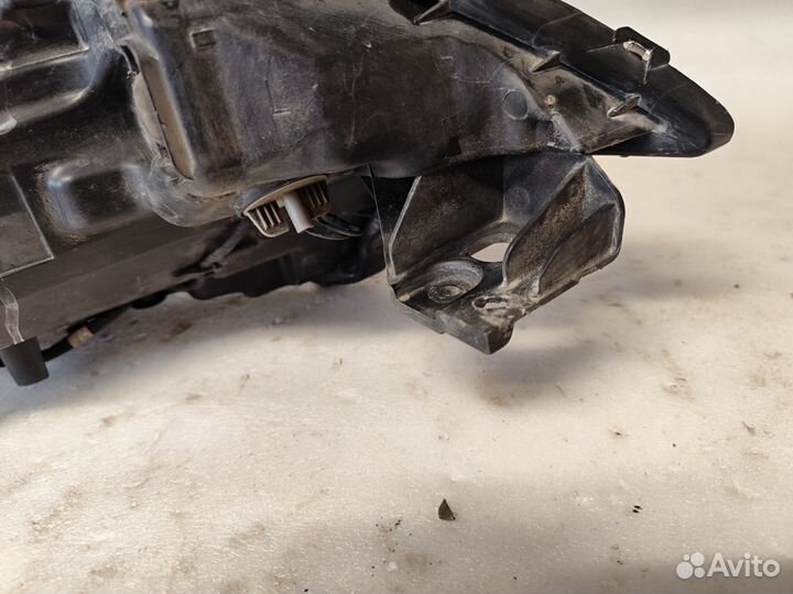 Фара левая Mitsubishi Outlander 3 рестайлинг