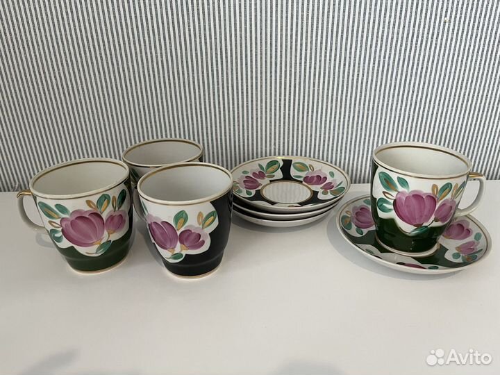 Фарфоровые чашка с блюдцем