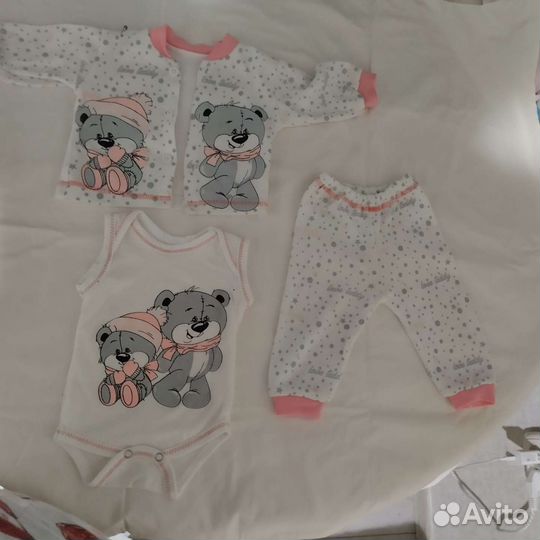 Пакетом одежда для новорожденных 56-68