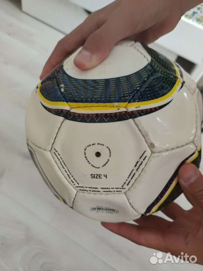 Футбольный мяч adidas jabulani
