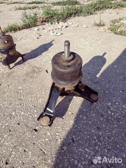 Опора двигателя левая Toyota Camry XV40