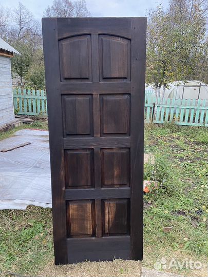 Дверь из массива