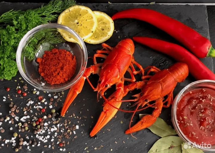 Живые и вареные раки