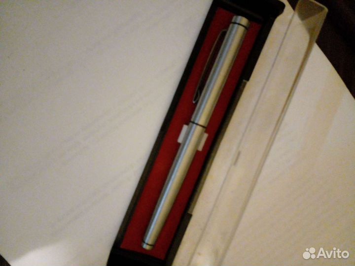 Перьевая ручка подарочная