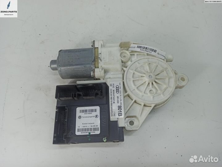 Моторчик стеклоподъемника задний левый 8P4959801B на Audi A3 8P (2003-2012)