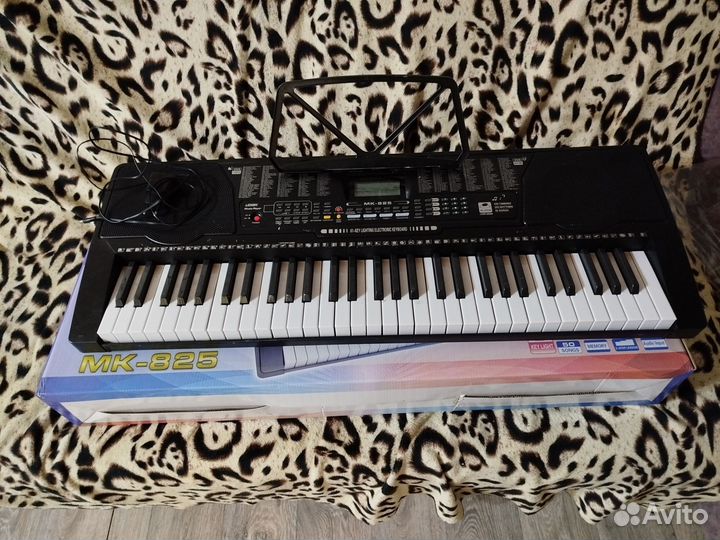 Синтезатор мк-825
