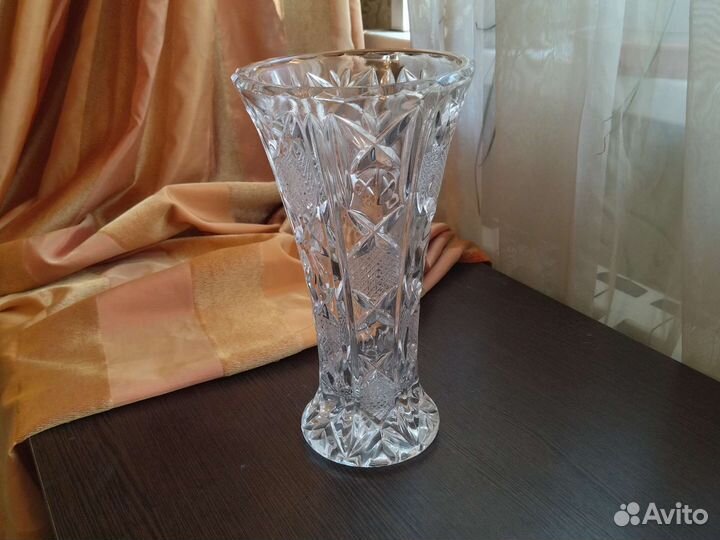 Хрустальная ваза
