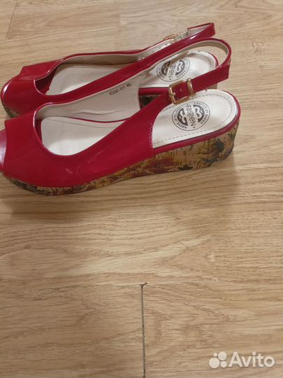 Летняя женская обувь