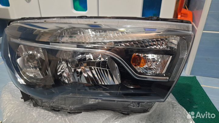 Правая фара веста 2015-2020