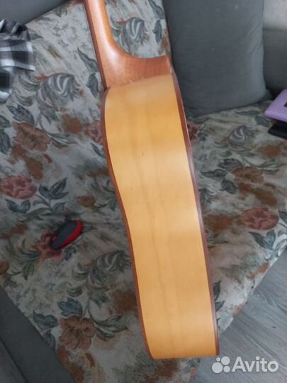 Акустическая гитара