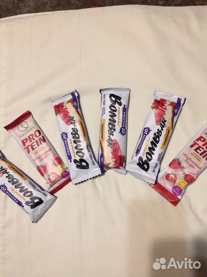 Батончики Bombbar и Рационика Протеин