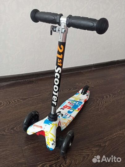 Самокат детский трехколесный новый