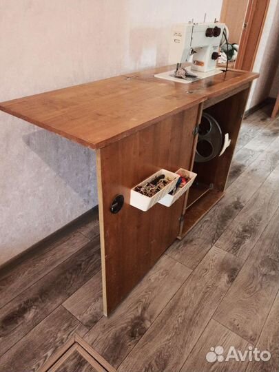 Швейная машина Чайка 143