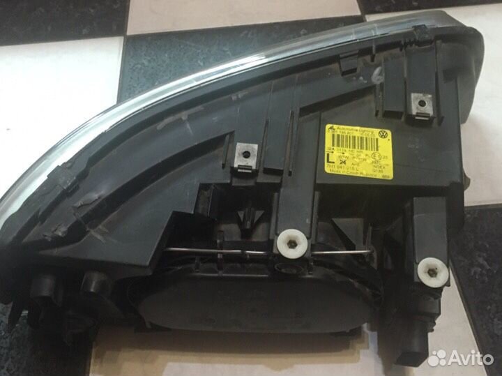 Левая фара VW T5