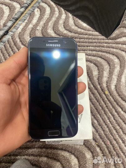 Samsung Galaxy A3 (2017) SM-A320F/DS, 2/16 ГБ