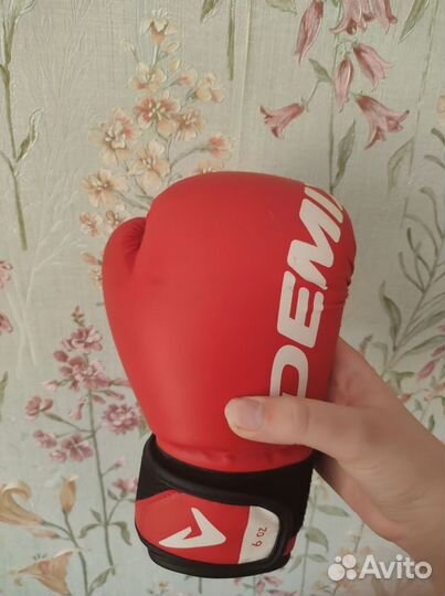 Боксерская груша с перчатками и бинтами