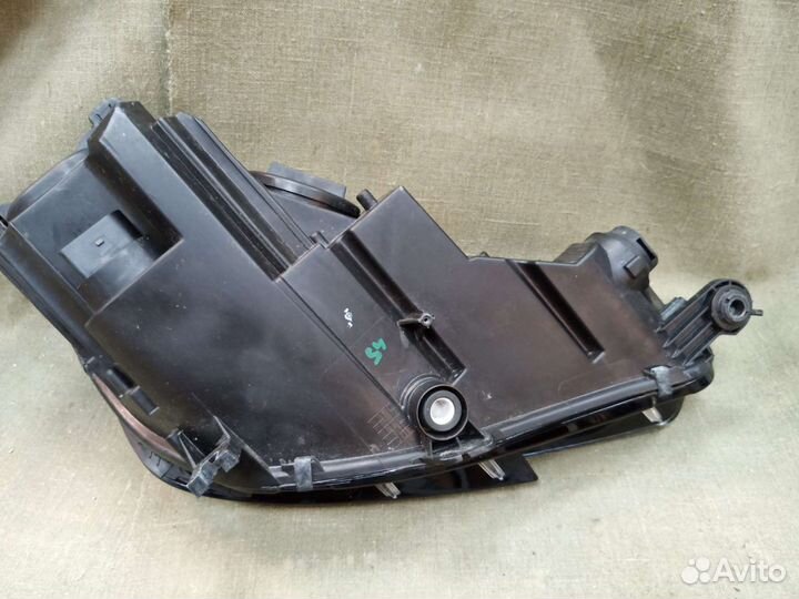 Фара левая Audi A4 8W0941005 Vag