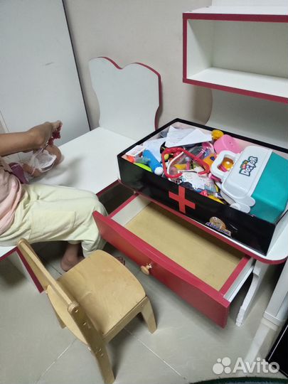 Больница детская лавочка и шкаф стул бесплатно