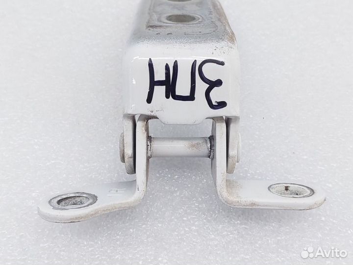 Петля двери задняя правая Toyota Corolla E180