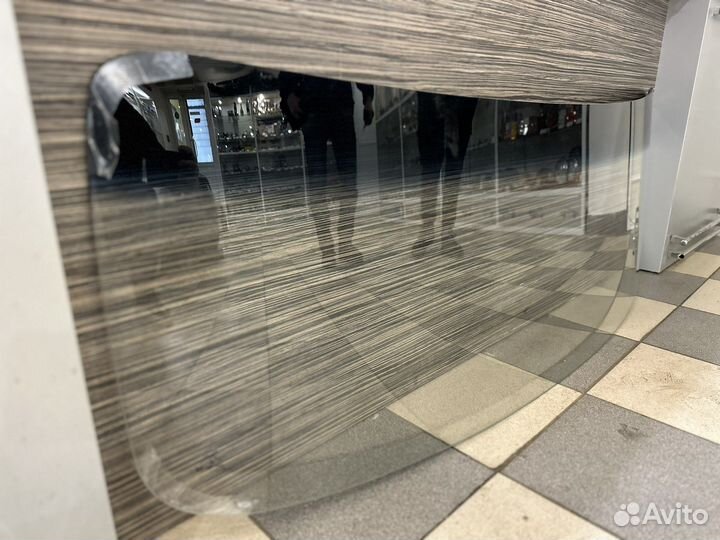 Стекло ветровое Волга с полосой