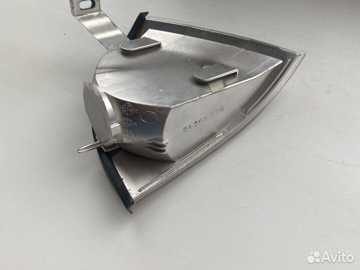 Указатель поворота шкода