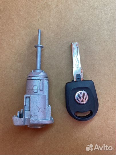 Личинка замка левой двери VW Passat B5 B5+ B5,5