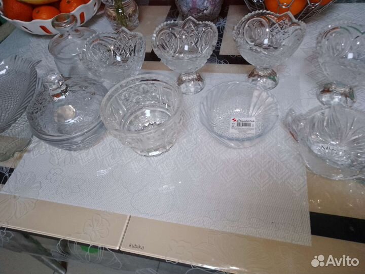 Хрустальные вазы.салатники и фужеры