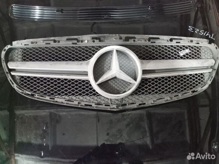 Решетка радиатора E 212