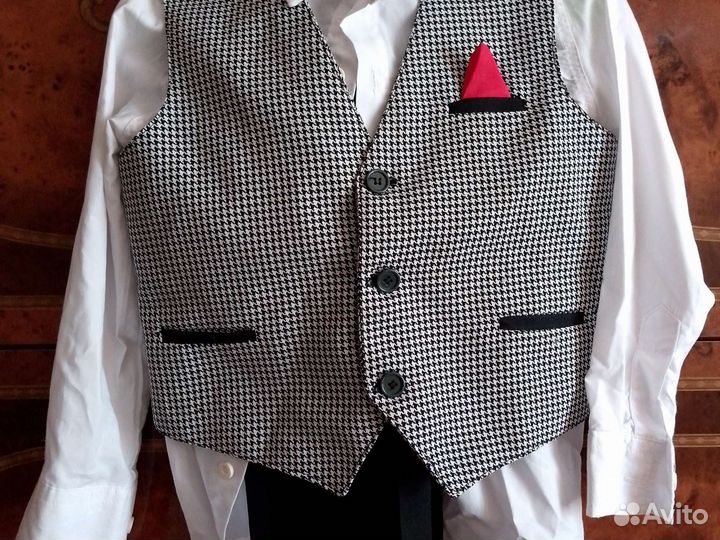 Костюм тройка на мальчика 104 110 116