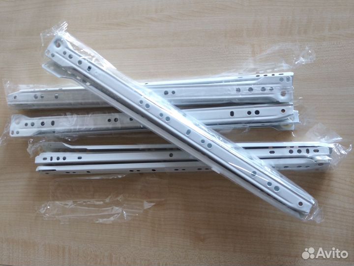 Направляющие для выдвижных ящиков