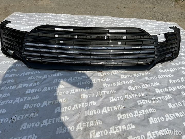 Решетка бампера Toyota Camry 70