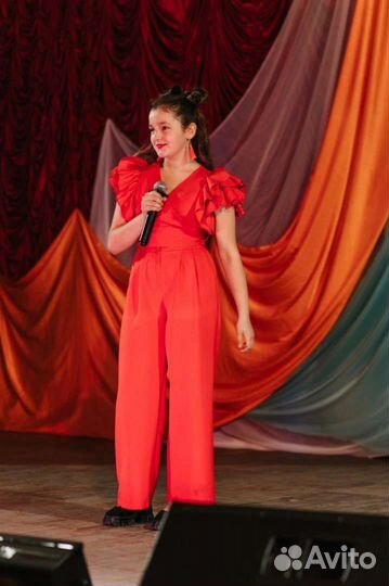 Нарядный брючный костюм для девочки