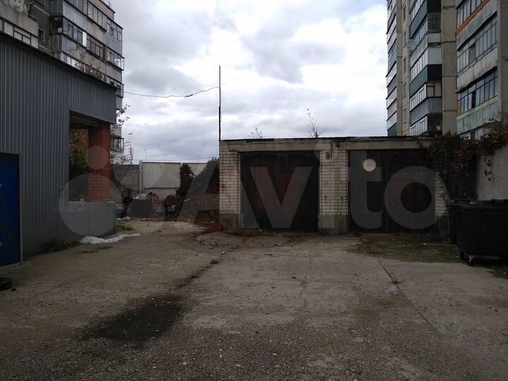 Гараж, > 30 м²