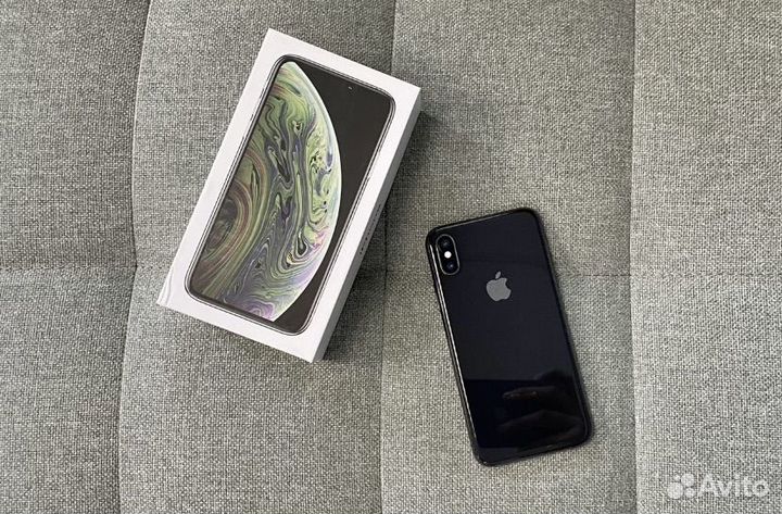 iPhone Xs, 64 ГБ