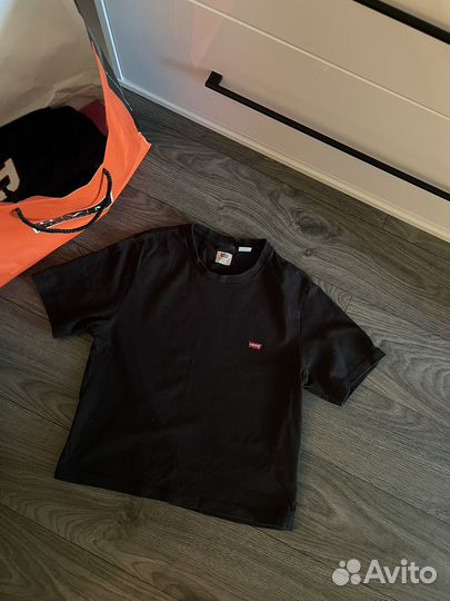 Футболка женская