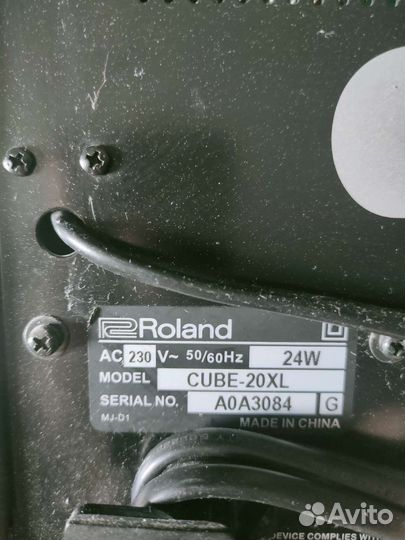 Комбоусилитель Roland cube 20xl