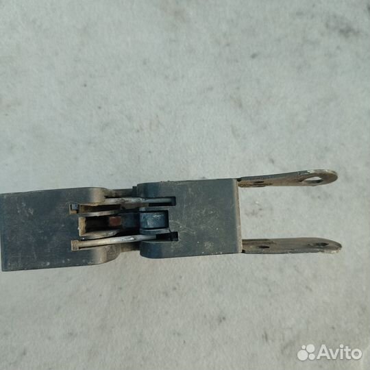 Замок капота VAG