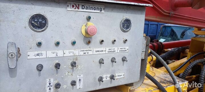 Автобетононасос Daewoo Novus, 2002