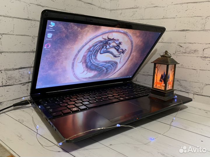 Игровой ноутбук Samsung i5/2 Видео/GT 620M/300gb