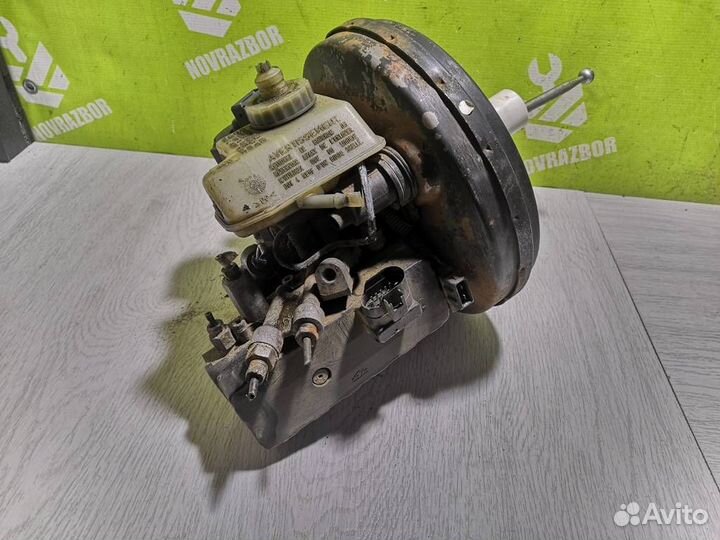 Усилитель тормозов вакуумный Фольксваген Гольф 3