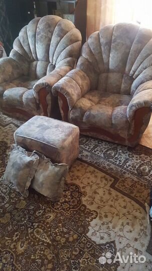 Диван и два кресла