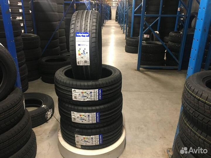 Windforce Catchfors UHP 215/45 R18 93W