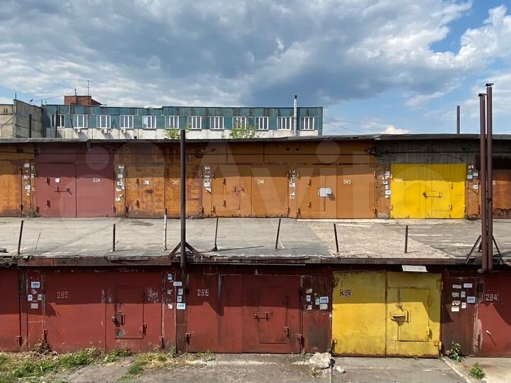 Гараж, > 30 м²